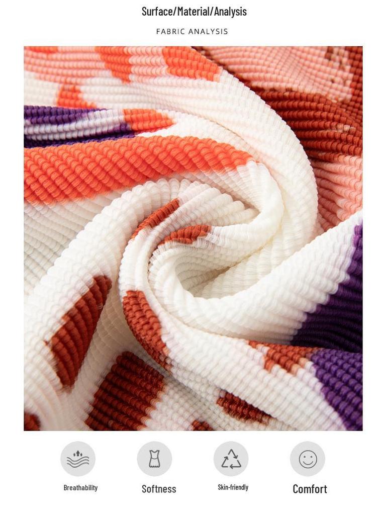 Женская футболка с высоким воротником и длинным рукавом Miyake Pleats - Весна/Лето 2026, Абстрактный принт "Зерно кукурузы", Облегающий крой.