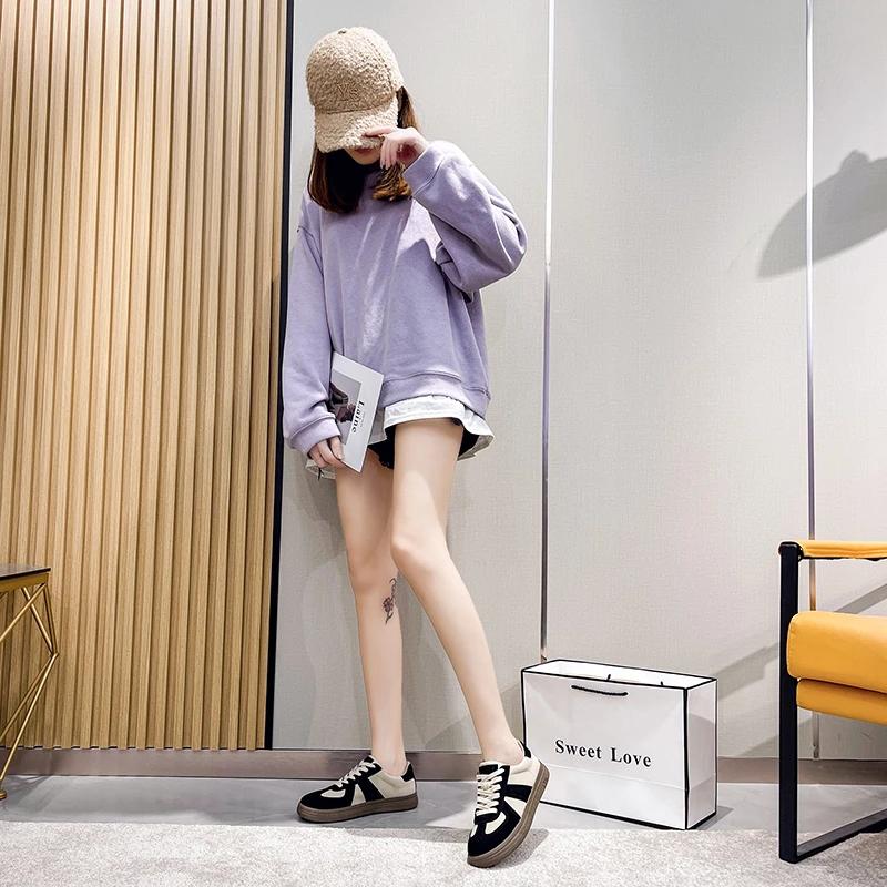 Модная обувь для женщин 2024 года, трендовые женские кроссовки из коровьей замши, разноцветные кроссовки на плоской подошве, женская повседневная обувь, мода, размер плюс 40