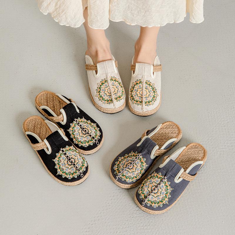 Women's Slip On Mules Comfortable Flat Lightweight Wide Toe Clog Casual Art Painted Travel Shoes Malaga Series