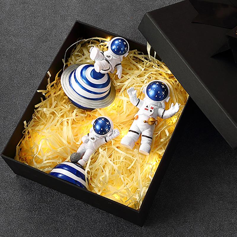 Маленькая смоляная фигурка космонавта - Идеально для домашнего декора, подарка на День святого Валентина или день рождения