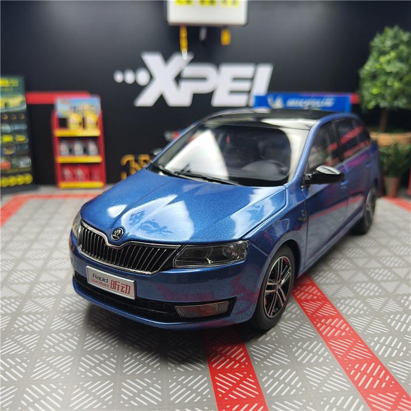 1:18 SKODA Rapid Spaceback Литой Универсал Модель Автомобиля Литьевой Металл Транспортные Средства Модель Автомобиля Симуляция Коллекция Детская Игрушка Подарок