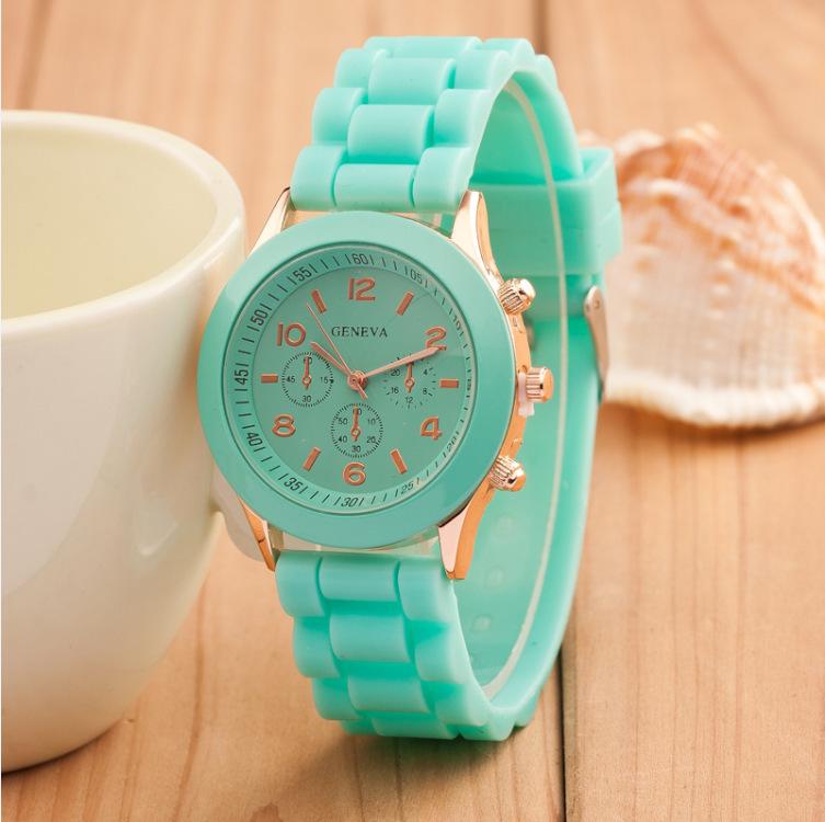 New Simple Silicone Brand Casual Quartz Watch Women Crystal Silicone Geneva Watches Wrist Watch for Girl