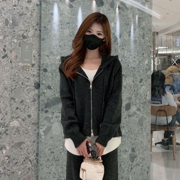 Весна 2025 Женский повседневный костюм-двойка: Кардиган-свитшот из двух частей и брюки широкого кроя