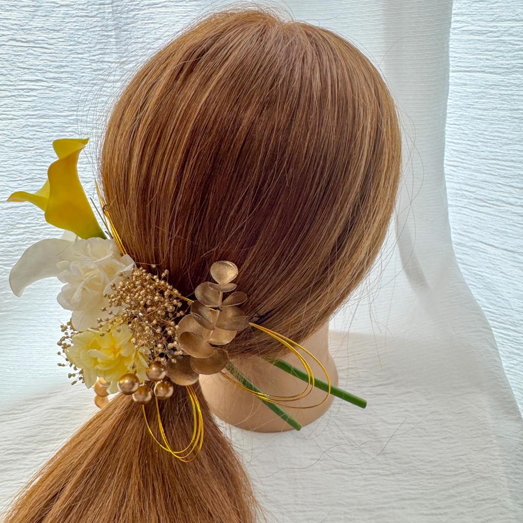 Yellow Calla Lilies and White Dried Flowers In a Hair Ornament with Mizuhiki and Gold Perfect for Bridal and Leaf. Coming-of-age Ceremonies,