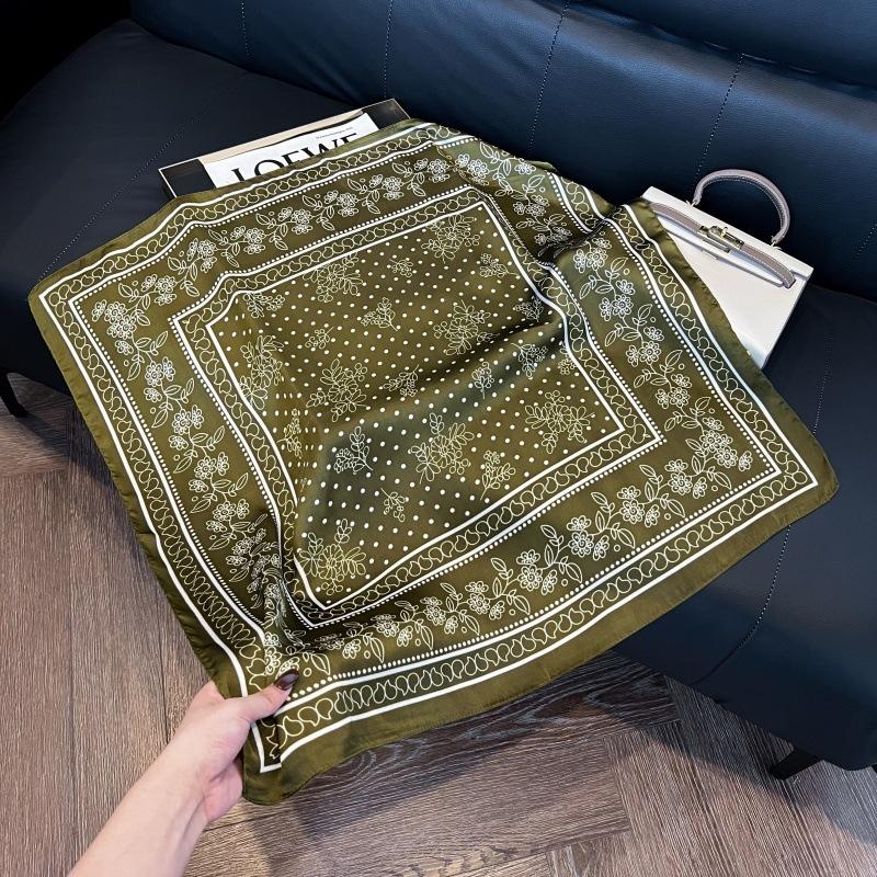 Spring and summer square scarf Korean version of women's scarf decorative binding wrist exquisite foreign style neck protection windproof headscarf