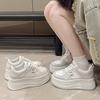 Маленькие белые туфли на толстой подошве для женщин и невысоких мужчин, новая весенняя универсальная обувь на шнуровке 2025 года для студенток, позволяющая увеличить их рост и