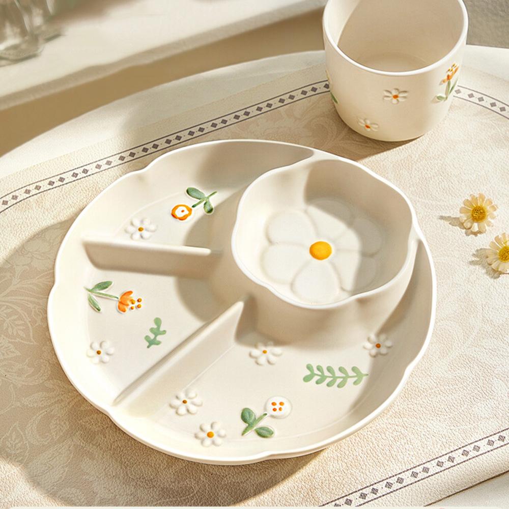 Милая керамическая тарелка с цветочным рельефом, с разделительными секциями, столовая посуда для завтрака, прочная, для ежедневного использования дома, сервировочные блюда для фруктового салата