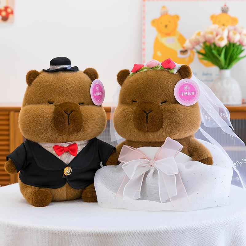 Creative Wedding Dress Kapibara Doll Newlywed Couple Plush Toy Wedding Press Doll Wedding Gift