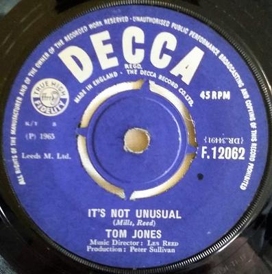 7-дюймовая пластинка ТОМ ДЖОНС - Это необычно F12062 Decca 1965 Великобритания Поп Б/У