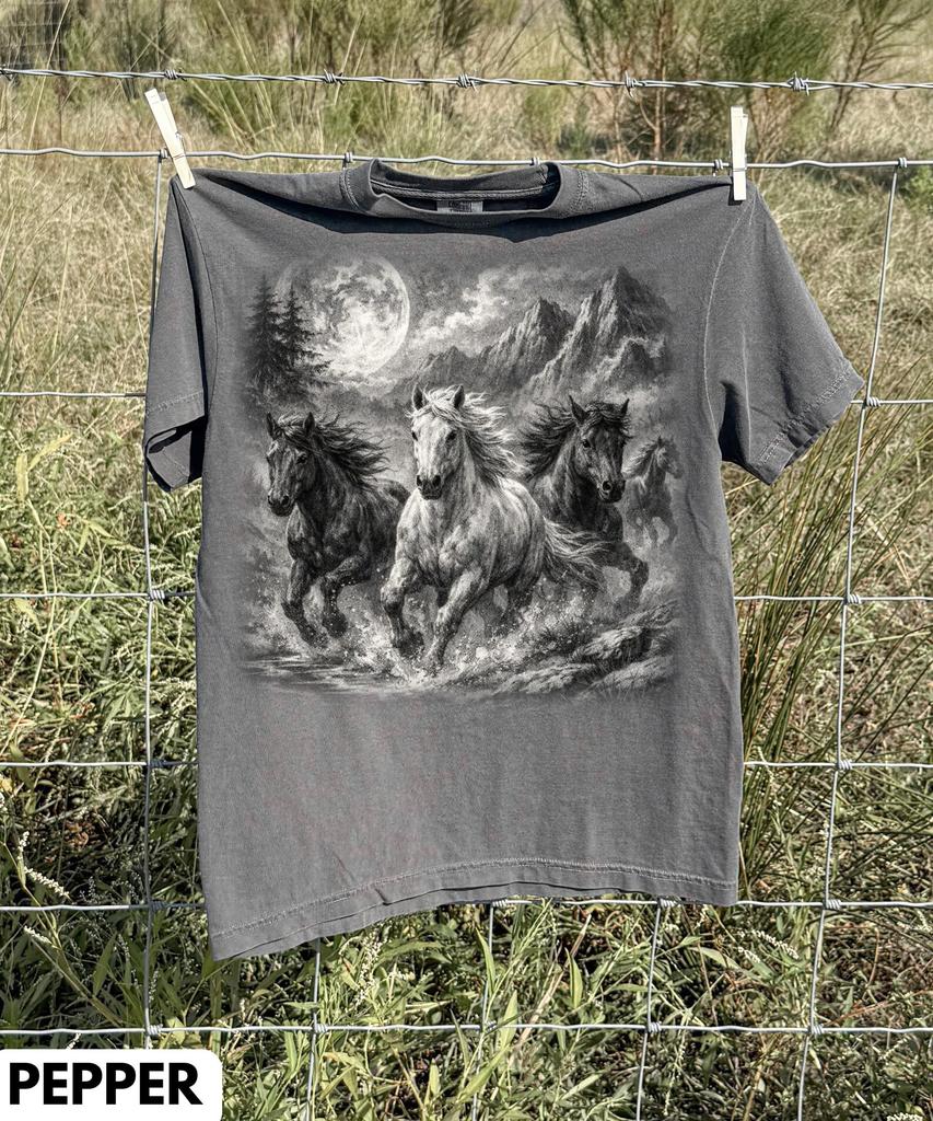 Running Horses Vintage 90s Graphic T-Shirt,Retro Horse Lover Shirt,Vintage Forest Adventure Top,Running Horses Tee,2000s Horse Gift