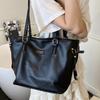 Fashion Big Bag Women's 2025 New Model, Popular This Year, Large-capacity Tote Bag Versatile Simple Shoulder Bag Commuter Bag