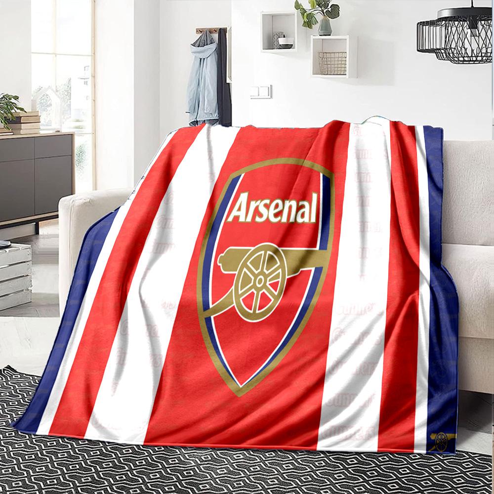 Arsenal Football Club Crest Flannel Blanket, Soft Polyester, Modern Design, All-Season for Camping, Travel, Gifts for holidays or birthdays