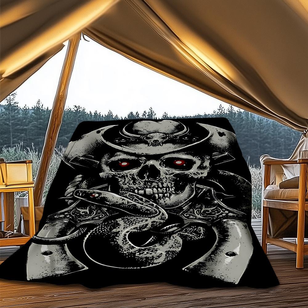1pc Skull Snake Print Throw Blanket Polyester Fiber, Lightweight Flannel, Soft & Warm, All Season Use for Outdoor, Camping Digital Print