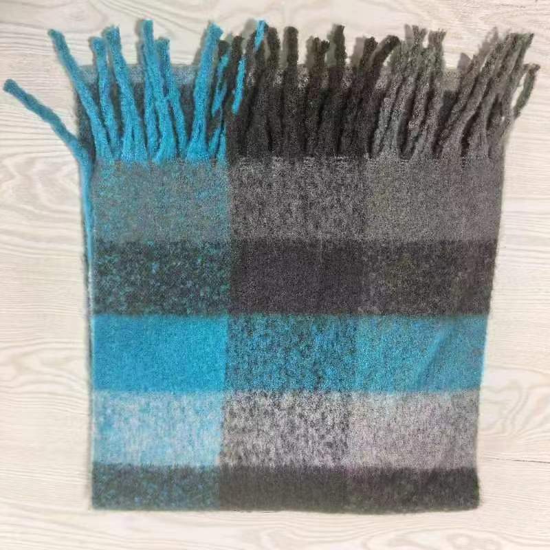 New Maillard Dopamine Plaid Scarf Women's Nordic Autumn and Winter Soft Waxy Warm Circle Yarn Contrasting Color Plaid Scarf