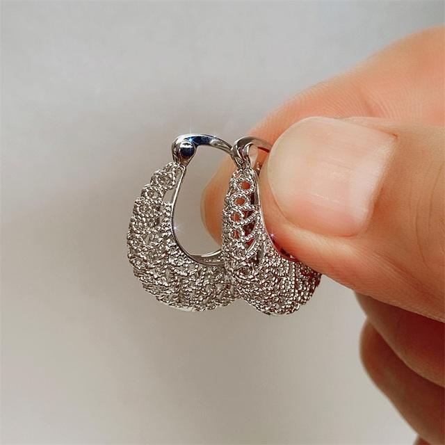 Серьги-кольца в винтажном стиле для женщин, нежные круглые серьги с ажурным дизайном, шикарный подарок, эстетичные женские аксессуары