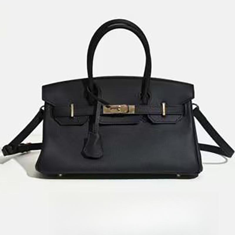 Эта горизонтальная многоцветная платиновая сумка модная и универсальная для поездок на работу, а также женская сумка через плечо.