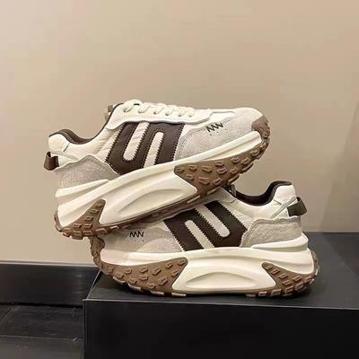 Женская обувь. Кроссовки на платформе. Женские кожаные лоскутные кроссовки с круглым носком. Разноцветные женские кроссовки на массивной подошве со шнуровкой.