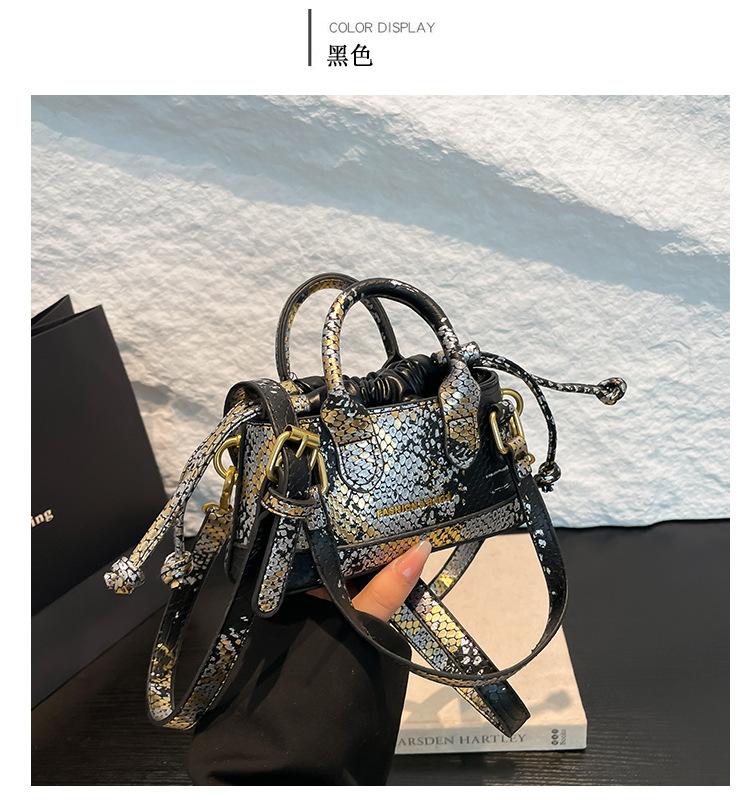 Bag Women's Delicate Crocodile Pattern Mini Handbag Niche Design Vegetable Basket Women's One Shoulder Crossbody Bag