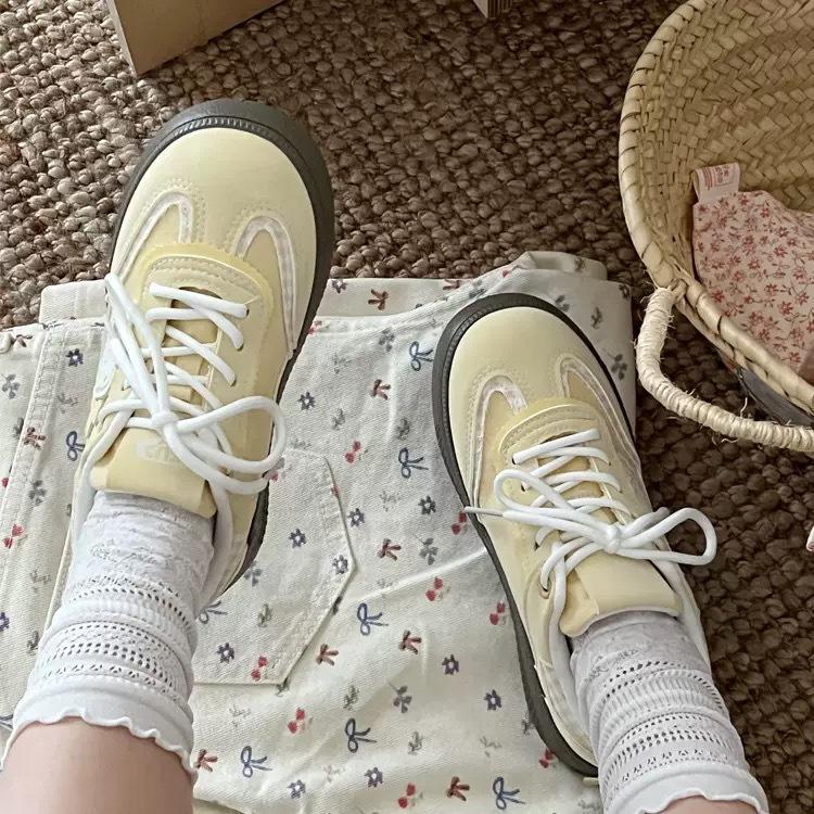 Ретро нишевые моральные тренировочные кроссовки в гонконгском стиле женские новые дышащие повседневные кеды дофамин