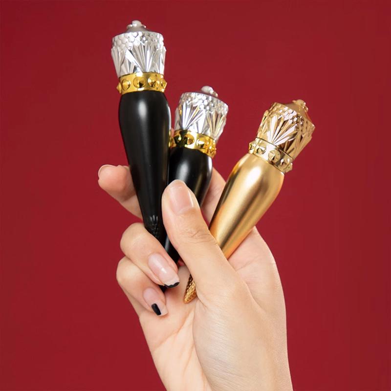 Матовая вельветовая помада Christian Louboutin