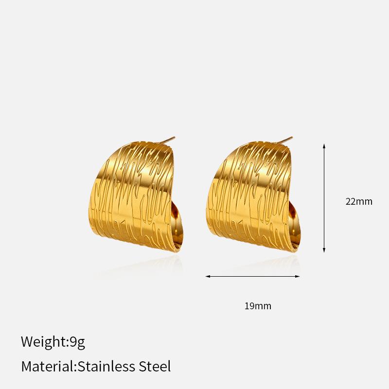 Chenhe stainless steel jewelry women's earrings light luxury high-end sense niche does not fade fashionable gold titanium steel earrings