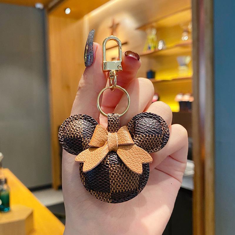 Изысканный классический кожаный брелок-подвеска для автомобиля в виде старого цветка с милым шариком и мультяшным мехом кролика рекс для женских сумок