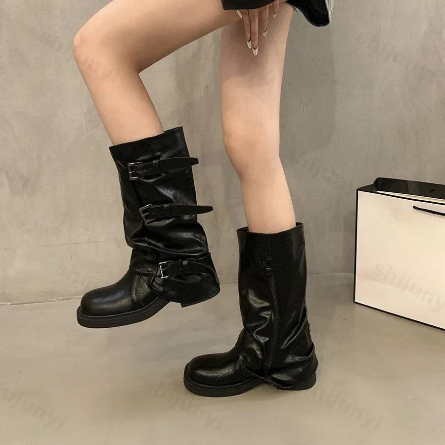 Модные ретро-сапоги до середины голени с пряжкой на ремне 2024 года, новые черные сапоги с круглым носком и плиссировкой, на толстом каблуке для женщин, с боковой молнией, современная обувь