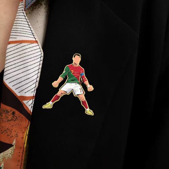 Памятная брошь Футбольная звезда Значок команды Сплав Эмаль Двойной процесс Яркий цвет Значок Украшение для школьной сумки Рюкзака