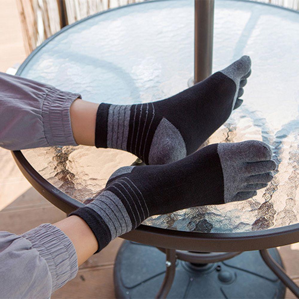 Fashion Deodorant Cotton Breathable Middle Tube Casual Man Socks Stripe Hosiery Socks With Toes Five Finger Socks