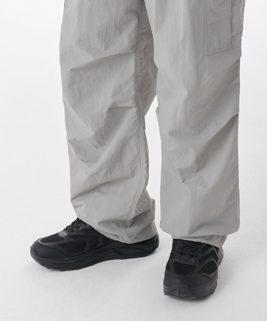 MUSINSA STANDARD Nylon One-Tuck Parachute Cargo Pants [Light Grey]