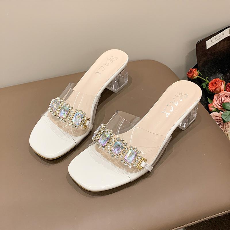 Односложные тапочки для женщин, летняя одежда 2024 года, новые квадратные босоножки с толстым каблуком и кристаллами, прозрачные, сексуальные, высокие каблуки, темпераментные босоножки