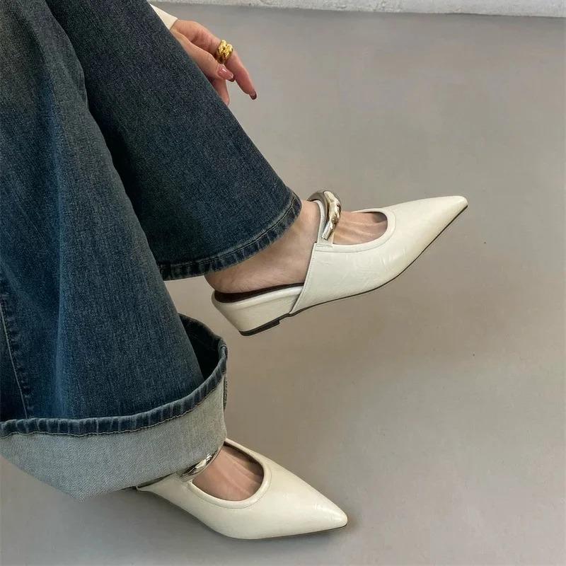 Женские шлепанцы с острым носком и металлической пряжкой, женские удобные модные босоножки на низком каблуке, дизайнерские туфли-лодочки для женщин