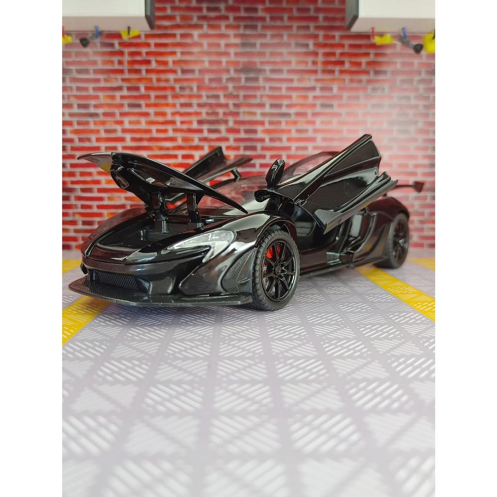 1/24 Симуляция McLaren P1 Металлическая модель автомобиля Двери и капот открываются Имеет звуковые и световые функции Богат деталями