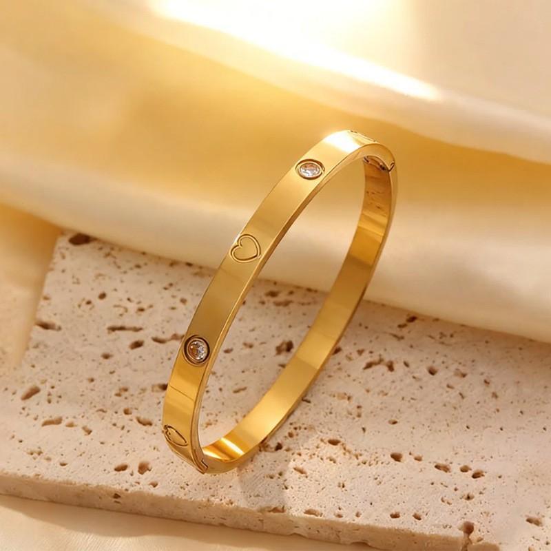 Hot Sale Bangle Set for Women Personalized Stainless Steel Bracelet with Diamond-studded Heart Fashion Jewelry