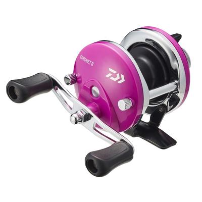 Daiwa Двухосевая катушка 22 Coronet II Purple (Модель 2022 года)