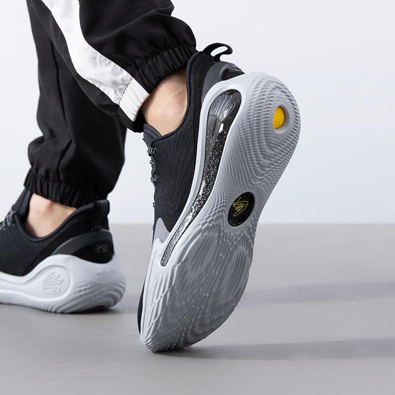 Under Armour Баскетбольные кроссовки Curry Signature