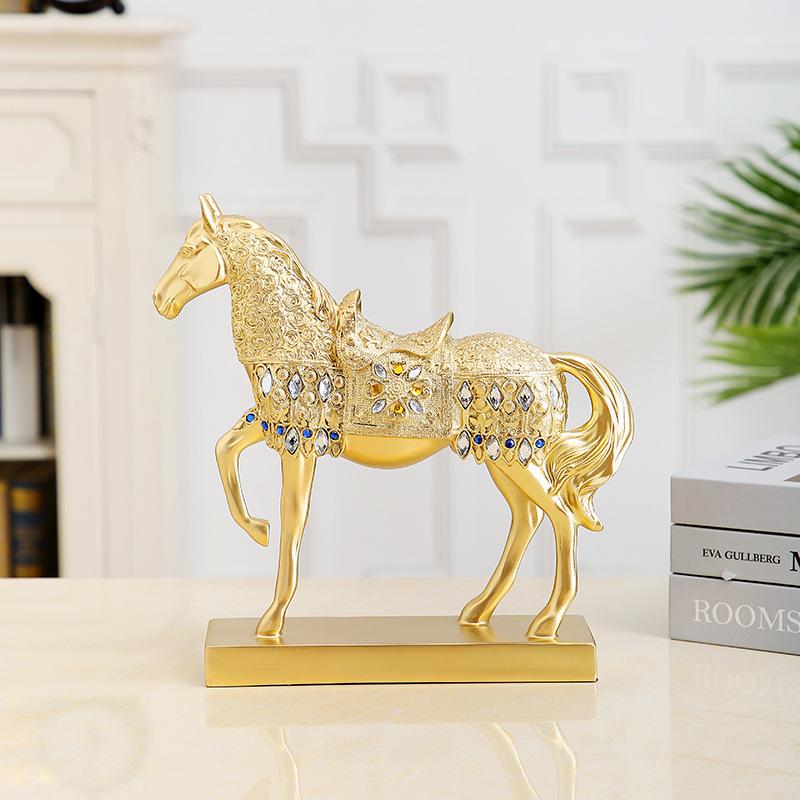Golden Horse Statue Decoration, Country Carved Horse Statue Decoration Gift Table Resin Horse Statue Decoration Decoration