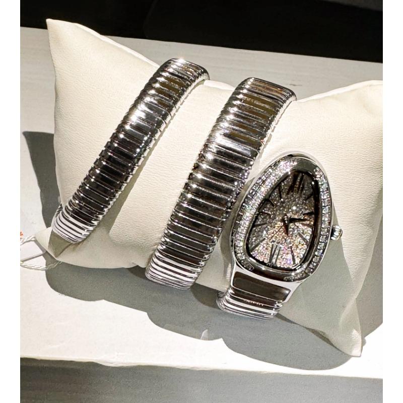 Women's Light Luxury Brand Watch, Small and Elegant Snake Style, Fashionable and Waterproof Bracelet Watch W95