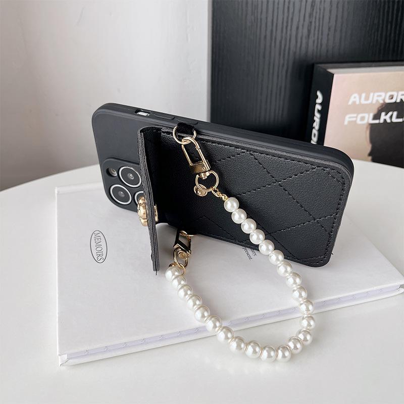 Camellia diamond-patterned card case for iPhone17 18 Pro max, crossbody leather strap pearl Chain for iPhone13,12,11, 15,14,16 Plus phone cases