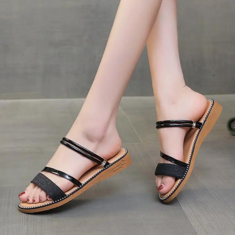 2024 Лето Новые Золотые плоские женские туфли Женские повседневные босоножки на танкетке с низким каблуком Черные Красные Модные удобные босоножки