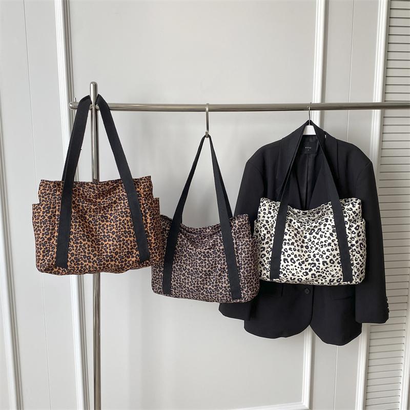 Холщовая сумка с леопардовым принтом для женщин с большой вместимостью, новая повседневная летняя универсальная сумка на одно плечо для поездок в колледж
