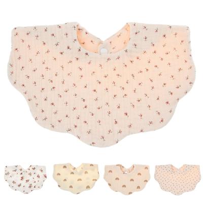 Мягкий нагрудник Baby Fashion с волнистым краем и принтом