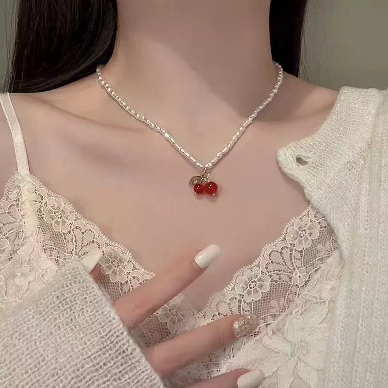 Gentle bow pearl necklace women's light luxury niche design sense collarbone chain fashion temperament high-end neck chain accessories