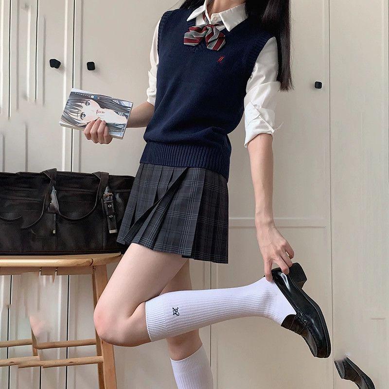 Жилет JK средней школы Мидзухара: Аутентичный вязаный кардиган в японском стиле для женщин - Идеально подходит для осени и зимы.