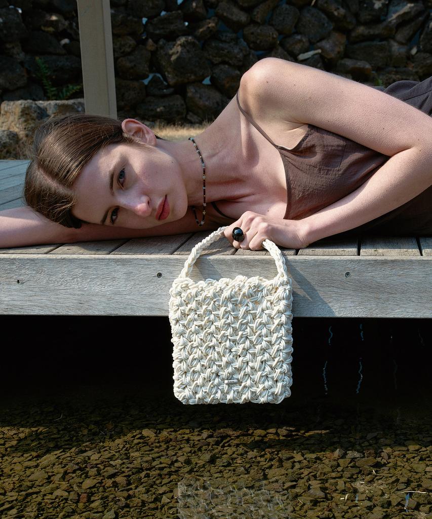 Квадратная сумка En Or Weaving Mini - Кремовая