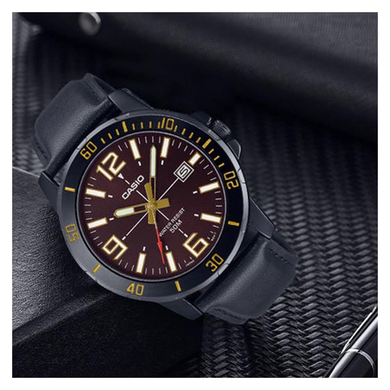 Casio Серия STANDARD Классические Простые Изысканные Модные Водонепроницаемые Кварцевый Механизм Кожаный Ремешок Японские и Корейские Часы Мужские Часы MTP-VD01BL-5BV
