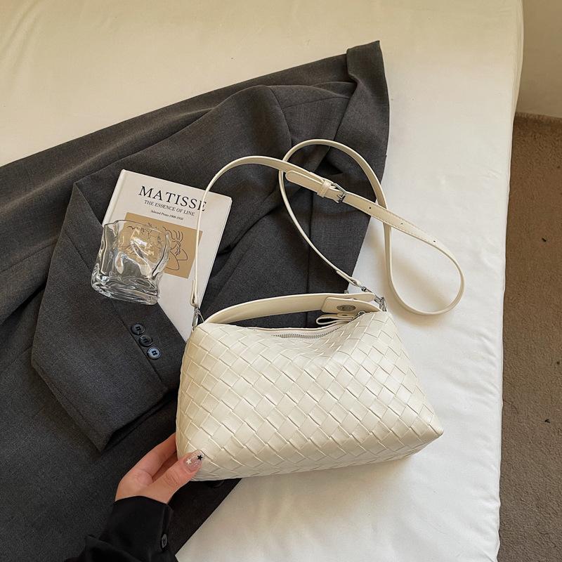 2025 Summer New Bag Women's Niche Hand Carry Woven Pattern Shoulder Bag High Value Fashion Bag Women