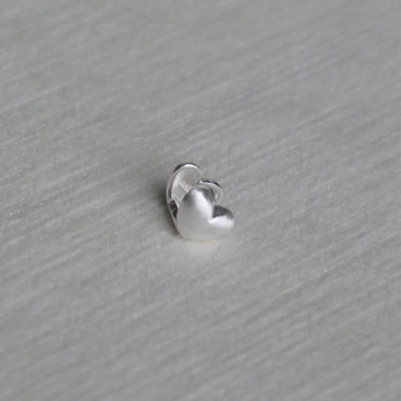 NORMALLEE [Silver 925] Matt Heart One-touch Earrings (Wide Ver)