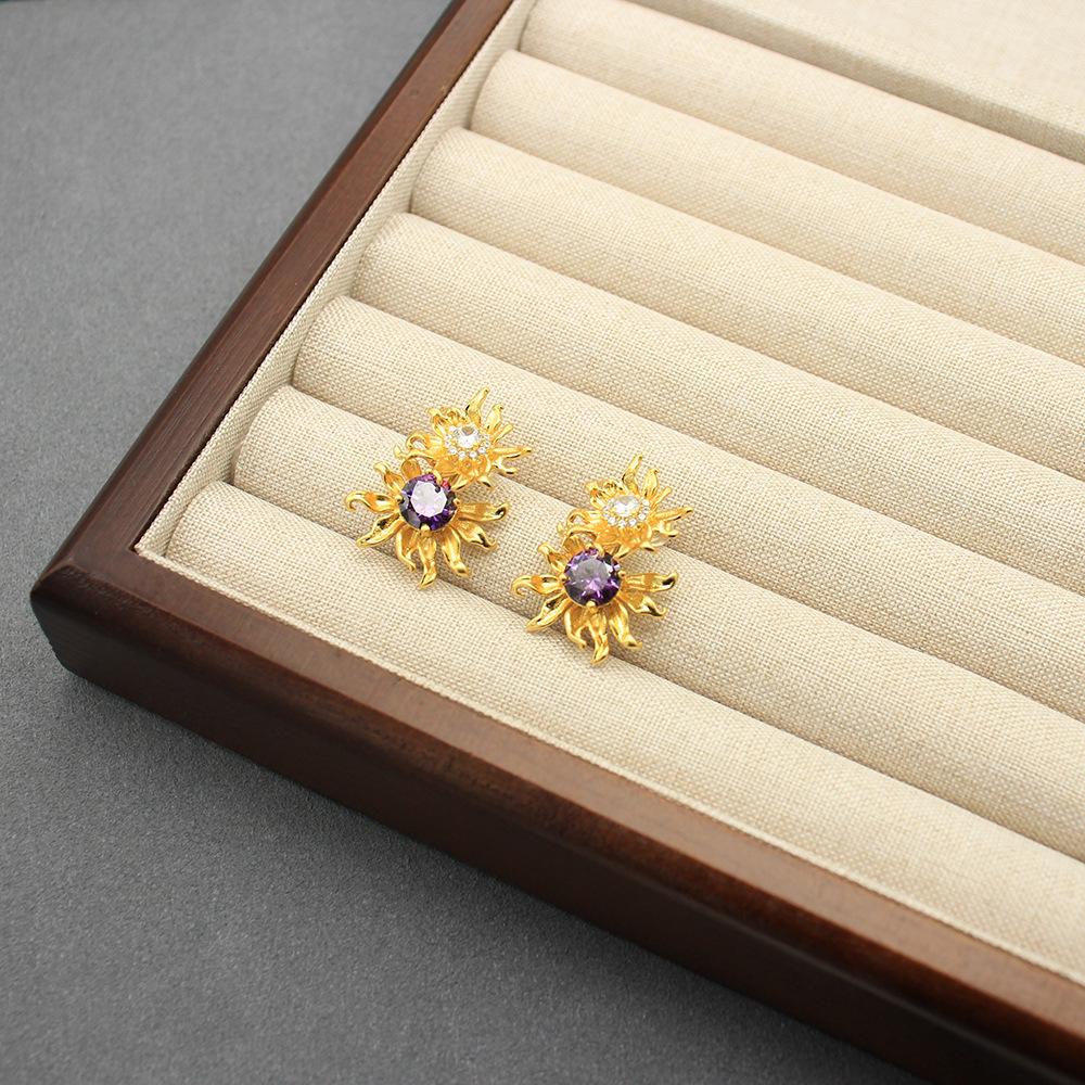 Нишевый французский ретро набор серег-пусетов и кольца с цветком ромашки и фиолетовым цирконом