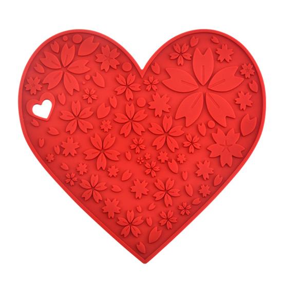 Теплоизоляционный водонепроницаемый коврик для столовых приборов, нескользящий дизайн, насыщенный цвет, силиконовая подставка в форме сердца в форме сердца, подставка для посуды